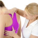 Therapeut bei Physiotherapie und Osteopathie von Rcken und Schulter