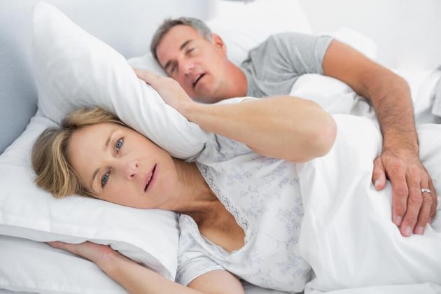 A apnéia obstrutiva do sono pode prejudicar ao cônjuge que não consegue dormir